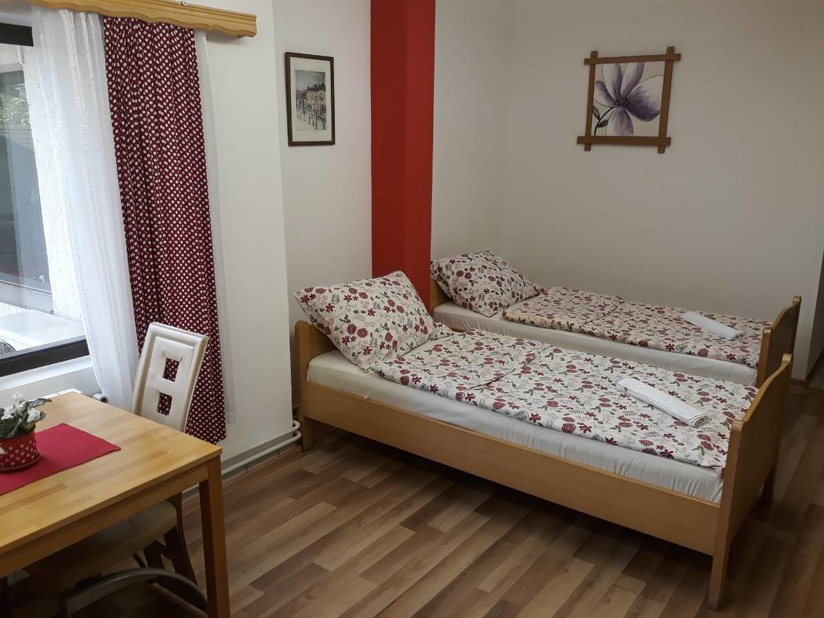 Apartments Emir توزلا المظهر الخارجي الصورة