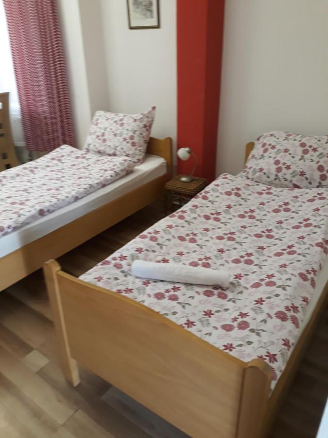 Apartments Emir توزلا الغرفة الصورة
